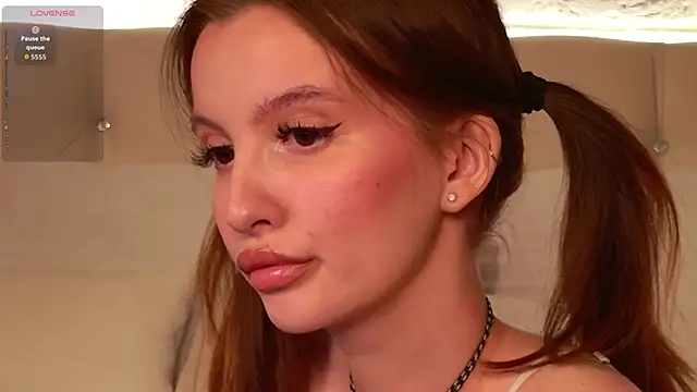 Molly  Quinn online show from 04-14-26, 05:41