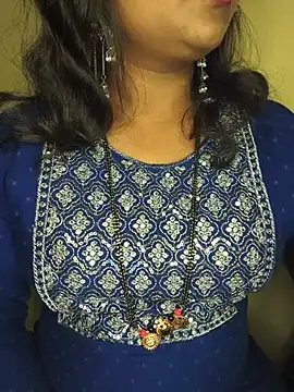 Snapshot of ur_love_kannada1 chatting on 05-28-26, 05:10 ur love kannada1 online show from 05-28-26, 05:10