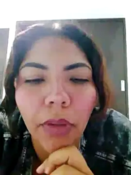 Izel  online show from 06-11-26, 03:15