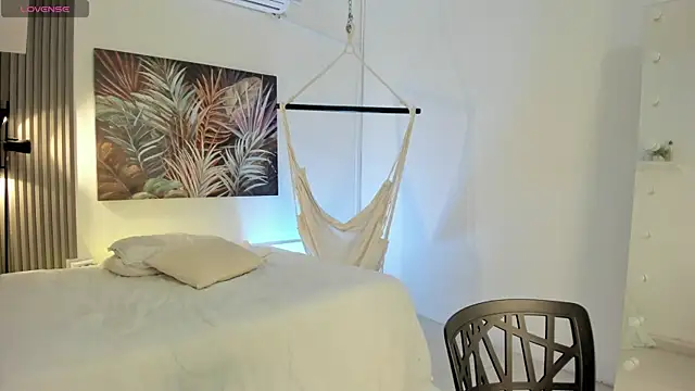 Snapshot of ivania_lua chatting on 04-18-26, 11:14 ivania lua online show from 04-18-26, 11:14