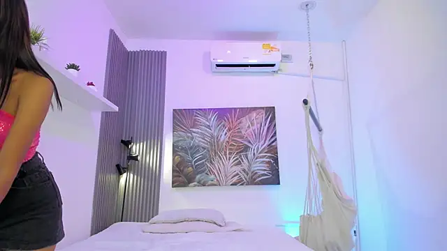 Snapshot of ivania_lua chatting on 04-20-26, 11:24 ivania lua online show from 04-20-26, 11:24