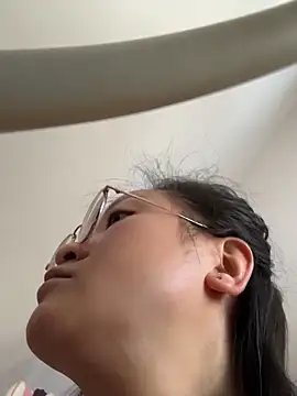 Snapshot of H-202604 chatting on 06-27-26, 12:48 H-202604 online show from 06-27-26, 12:48