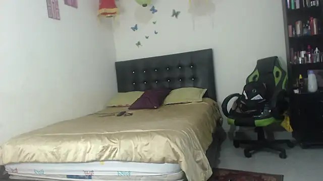 hotbrunettecasandra online show from 02-25-25, 09:42