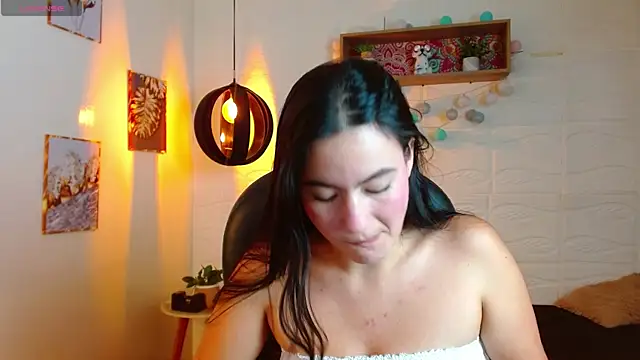 Snapshot of rosaleia_ chatting on 06-13-26, 04:43 rosaleia online show from 06-13-26, 04:43