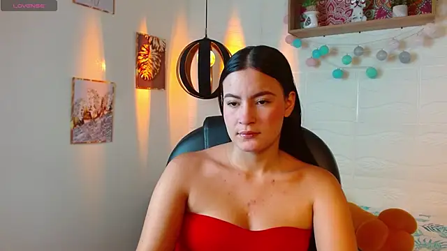 Snapshot of rosaleia_ chatting on 06-25-26, 04:34 rosaleia online show from 06-25-26, 04:34