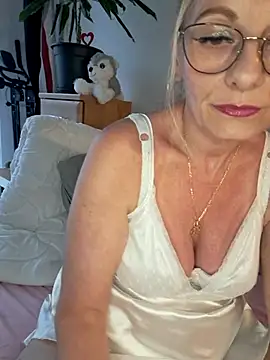 Blond lady czech online show from 07-01-26, 05:45