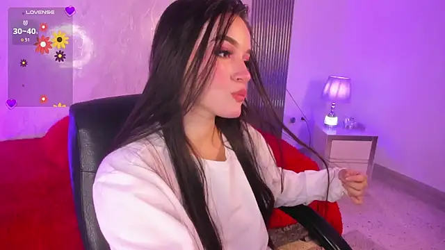 IsabellaDubois  online show from 04-16-26, 12:50