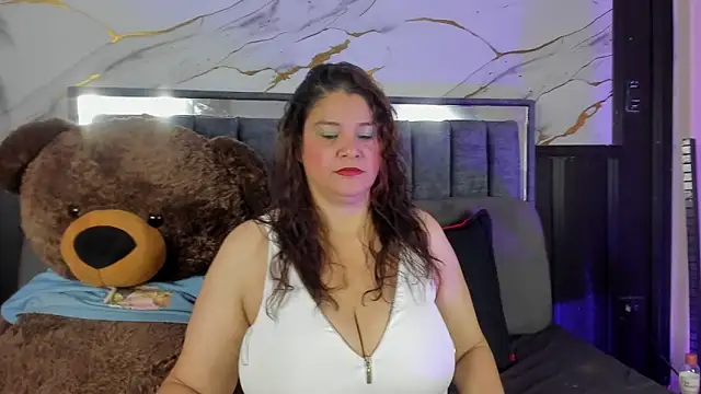 Snapshot of Lady_LUCY69 chatting on 05-06-26, 12:54 Lady LUCY69 online show from 05-06-26, 12:54