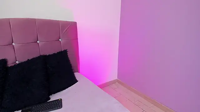Flor pink online show from 04-24-26, 03:42