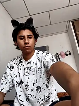 Ericahot3 online show from 04-20-26, 06:31