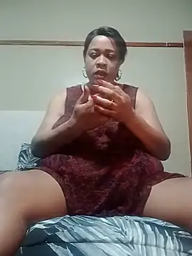 BUSTYQUEEN56  online show from 06-11-26, 06:33