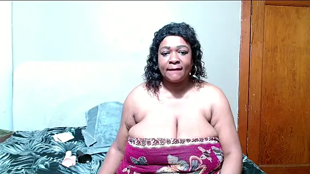 BUSTYQUEEN56  online show from 07-14-26, 11:05