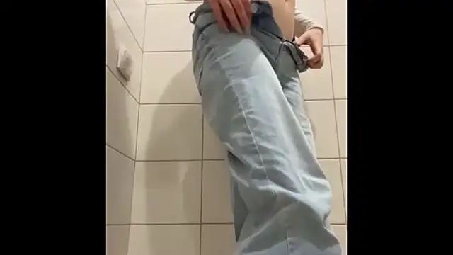 messybun28 online show from 04-12-26, 02:00