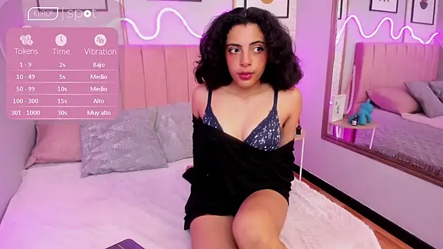 AURORAMILLSS online show from 04-18-26, 03:32