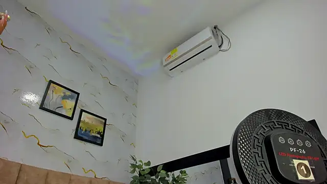 Candicewayne online show from 06-11-26, 10:46