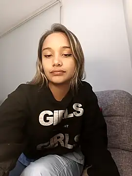 Snapshot of Miss_Taniac chatting on 04-14-26, 01:33 Miss Taniac online show from 04-14-26, 01:33