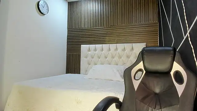 Snapshot of IrisFyre chatting on 06-16-26, 12:08 IrisFyre online show from 06-16-26, 12:08