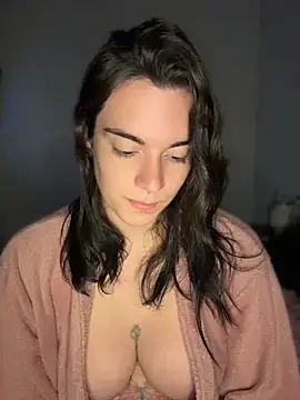 Snapshot of alicemeb chatting on 06-18-26, 07:40 alicemeb online show from 06-18-26, 07:40