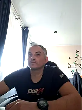 Snapshot of Piotr481 chatting on 04-17-26, 04:32 Piotr481 online show from 04-17-26, 04:32
