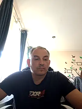 Snapshot of Piotr481 chatting on 04-18-26, 02:43 Piotr481 online show from 04-18-26, 02:43