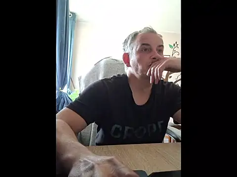 Snapshot of Piotr481 chatting on 05-14-26, 03:52 Piotr481 online show from 05-14-26, 03:52