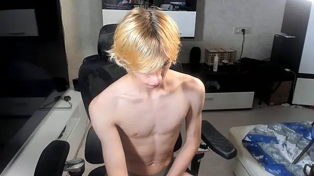 Snapshot of cute_grecha chatting on 06-29-26, 04:29 cute grecha online show from 06-29-26, 04:29