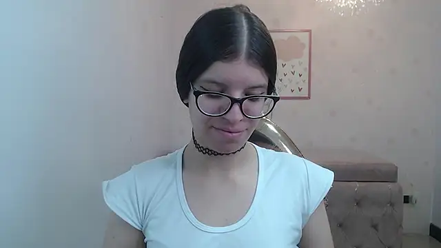Kailee ch online show from 05-03-26, 12:33