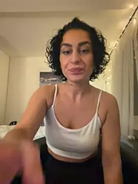 Snapshot of CurlyRouge chatting on 05-08-26, 10:26 CurlyRouge online show from 05-08-26, 10:26