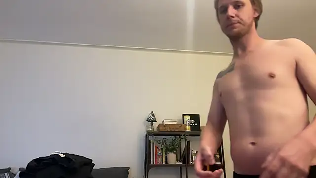 Snapshot of Tippygirl chatting on 04-14-26, 04:29 Tippygirl online show from 04-14-26, 04:29