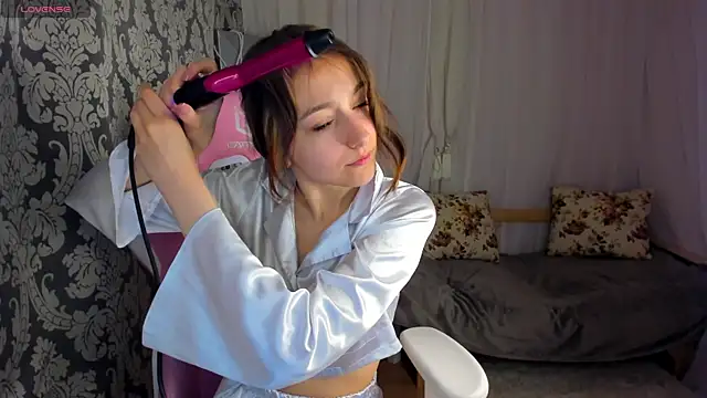 Snapshot of alis_tauber chatting on 05-05-26, 01:57 alis tauber online show from 05-05-26, 01:57