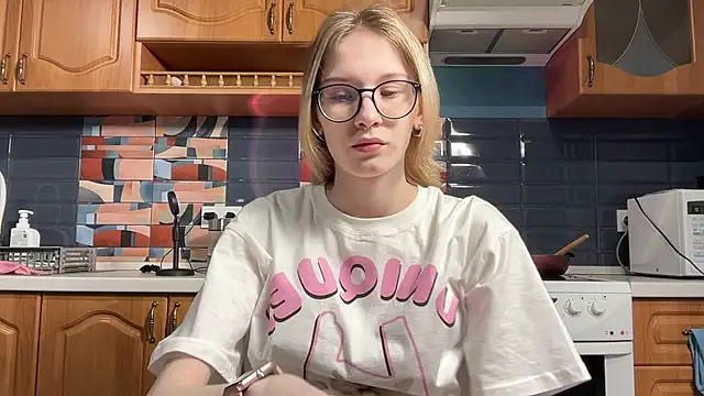 eileencrowday online show from 04-21-26, 03:02