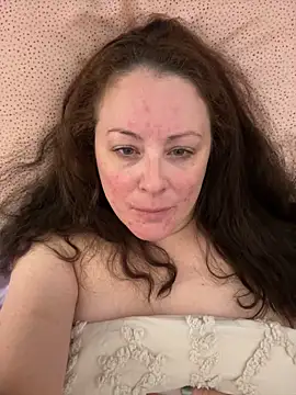 NeedyKitty47 online show from 05-26-26, 11:06