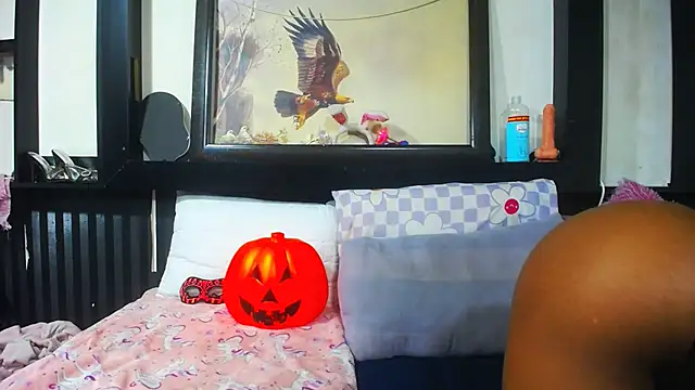 YoungBarbiexx online show from 05-20-26, 07:31