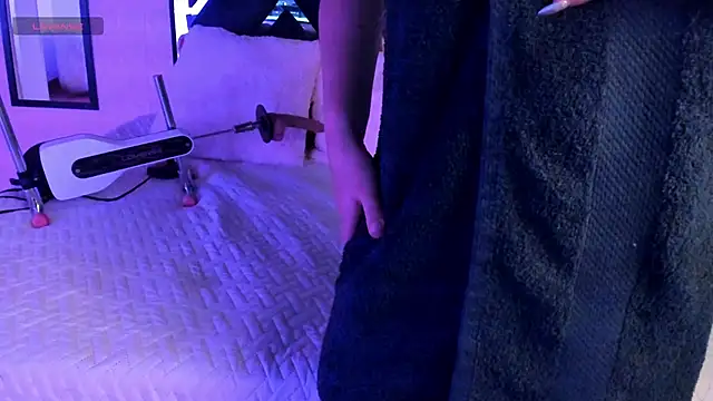 Naomi baby1 online show from 04-18-26, 07:07