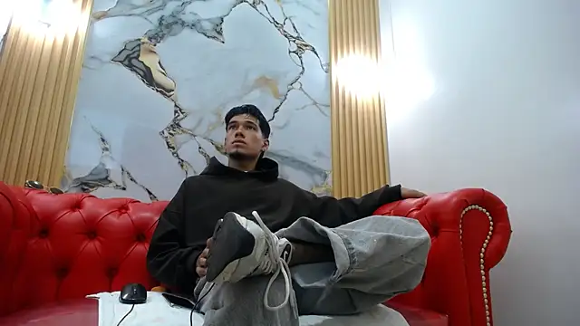 Tittan Maxxx  online show from 04-14-26, 07:53