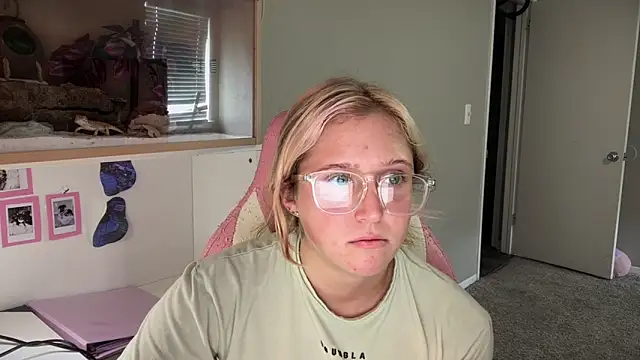 MUSCLEMOMMY1365 online show from 05-25-26, 07:09