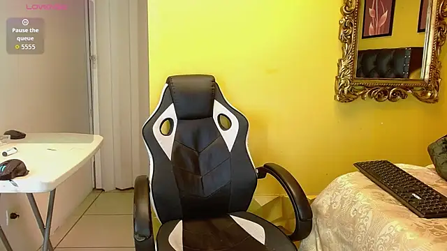 luckk  online show from 06-10-26, 04:34