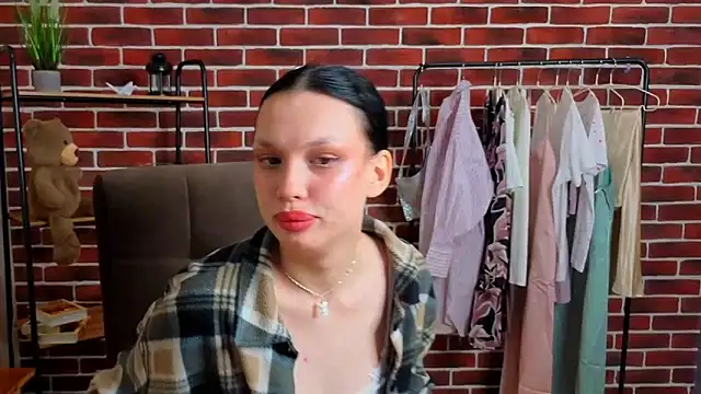 BrendaaWarren online show from 04-18-26, 10:30