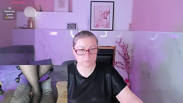 Snapshot of Alexandra_Kind chatting on 04-22-26, 08:54 Alexandra Kind online show from 04-22-26, 08:54