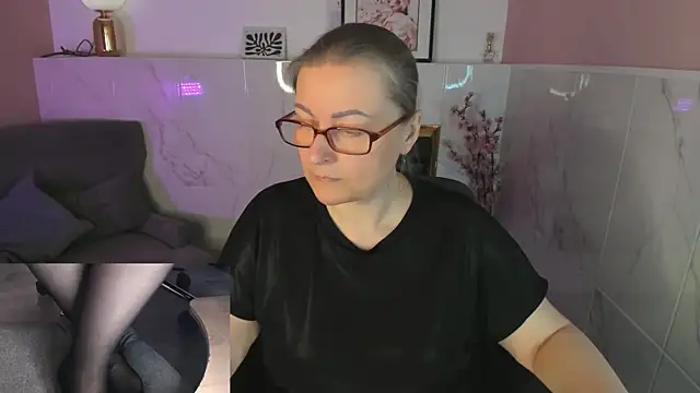 Snapshot of Alexandra_Kind chatting on 04-26-26, 08:50 Alexandra Kind online show from 04-26-26, 08:50