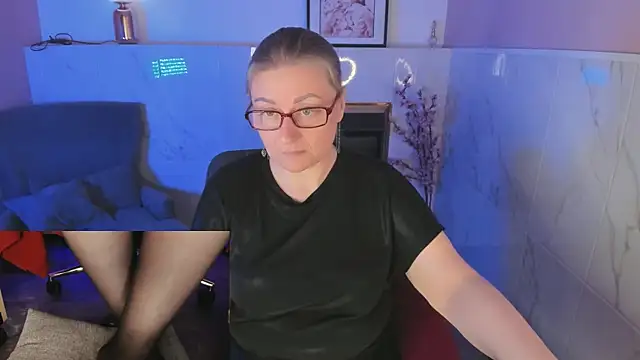 Snapshot of Alexandra_Kind chatting on 05-03-26, 09:10 Alexandra Kind online show from 05-03-26, 09:10