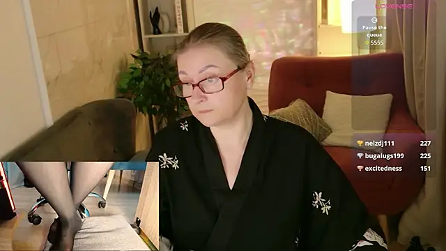 Alexandra Kind online show from 07-01-26, 01:51