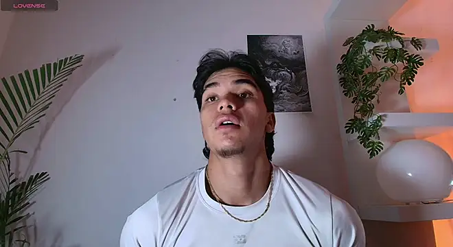 andyypalmer  online show from 05-12-26, 05:48
