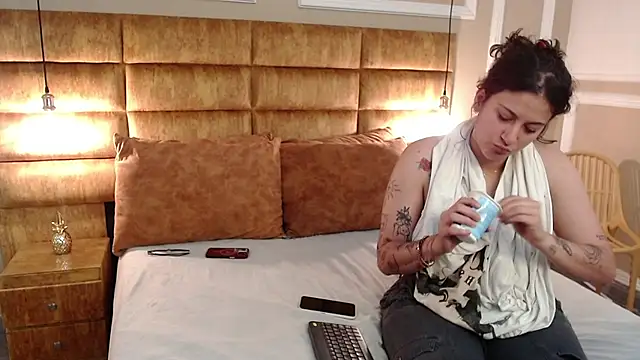 liaxxrose online show from 04-22-26, 08:10