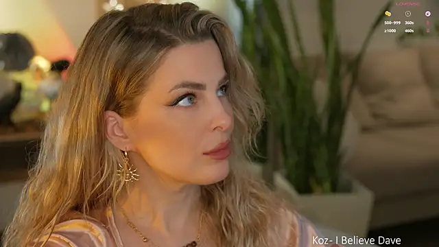 Snapshot of Lady--M chatting on 05-03-26, 11:11 Lady--M online show from 05-03-26, 11:11