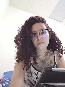 Snapshot of Aura_Phone chatting on 04-30-26, 02:29 Aura Phone online show from 04-30-26, 02:29