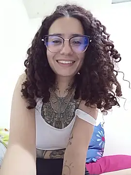 Snapshot of Aura_Phone chatting on 05-22-26, 02:30 Aura Phone online show from 05-22-26, 02:30