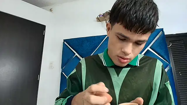 EdwinBoys online show from 06-10-26, 01:43
