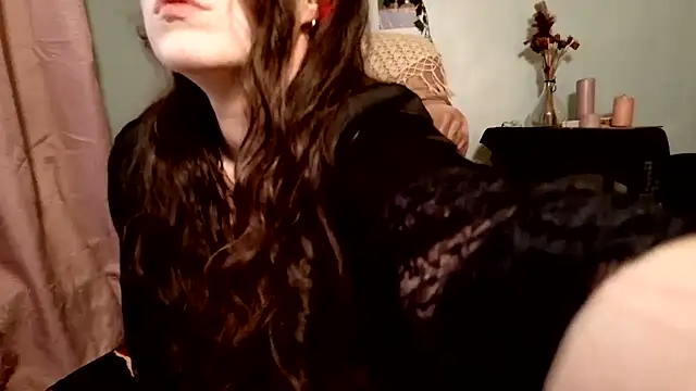 Snapshot of missclochette chatting on 06-16-26, 12:30 missclochette online show from 06-16-26, 12:30