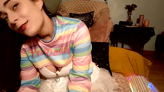 Snapshot of missclochette chatting on 07-14-26, 05:51 missclochette online show from 07-14-26, 05:51